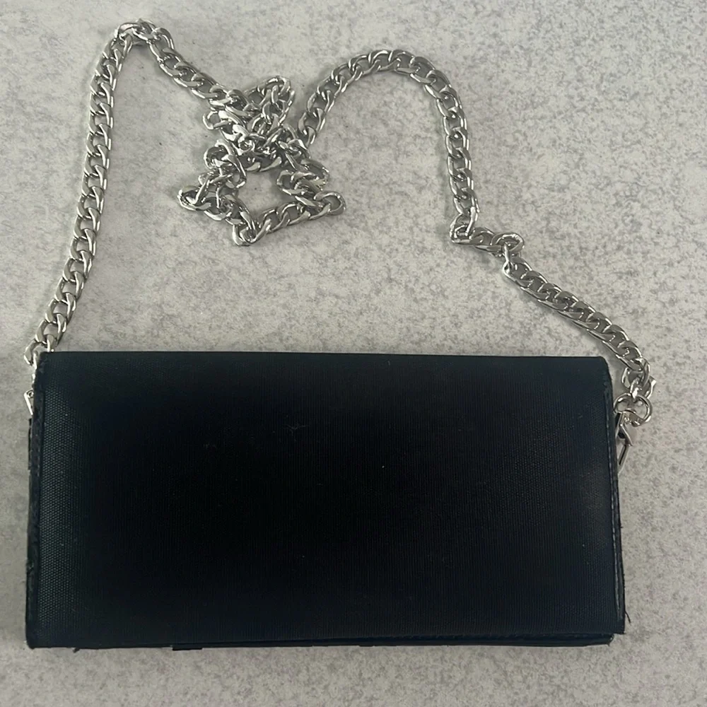 Black Gucci Wallet w/unbranded Chain - Picture 5 of 7